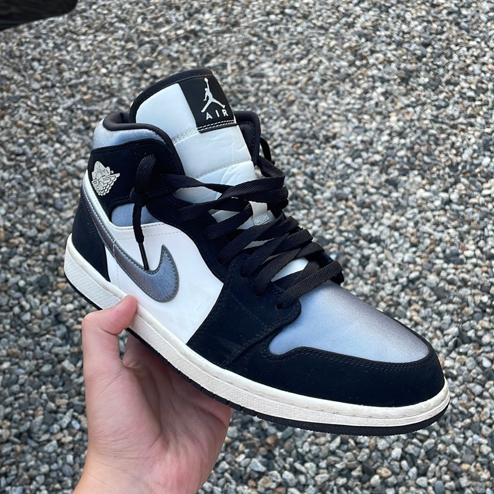 Jordan 1 Mids Satin Grey - Picture 1 of 4